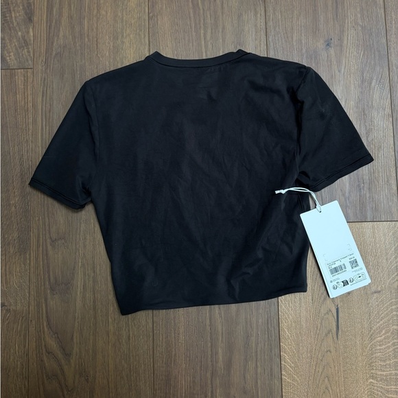 Lululemon Wundermost tee - Picture 2 of 4